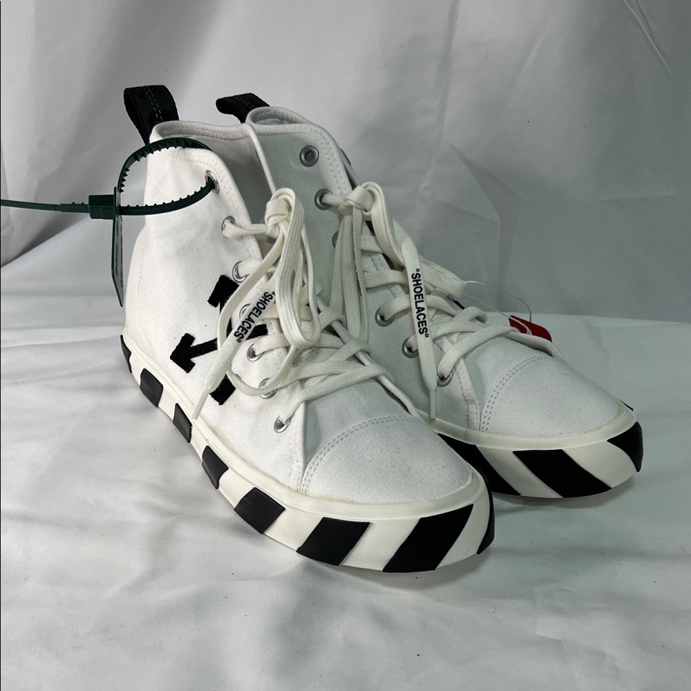 Off-White Sneakers - White and Black